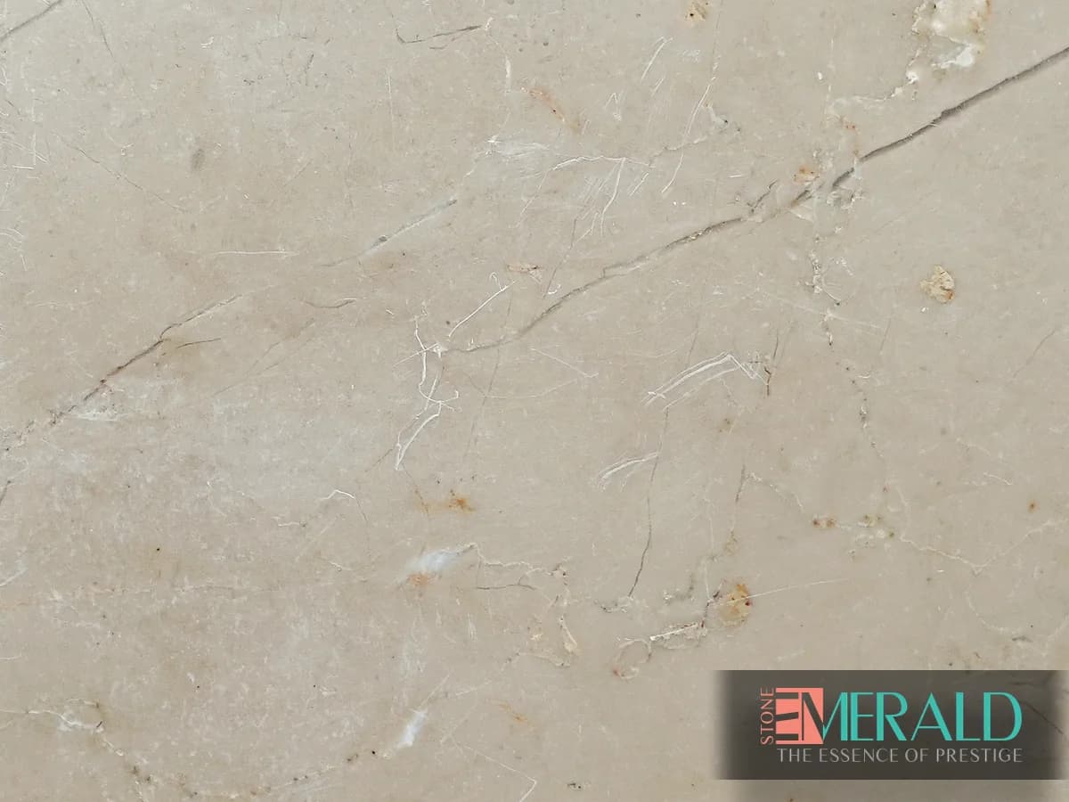 اسلب مرمریت دهبید کرم با زمینه بژ گرم و رگه‌های نرم